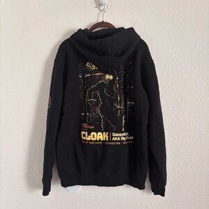 Cloak Brand Men's Size Medium Black Sasquatch Hoodie Sweatshirt